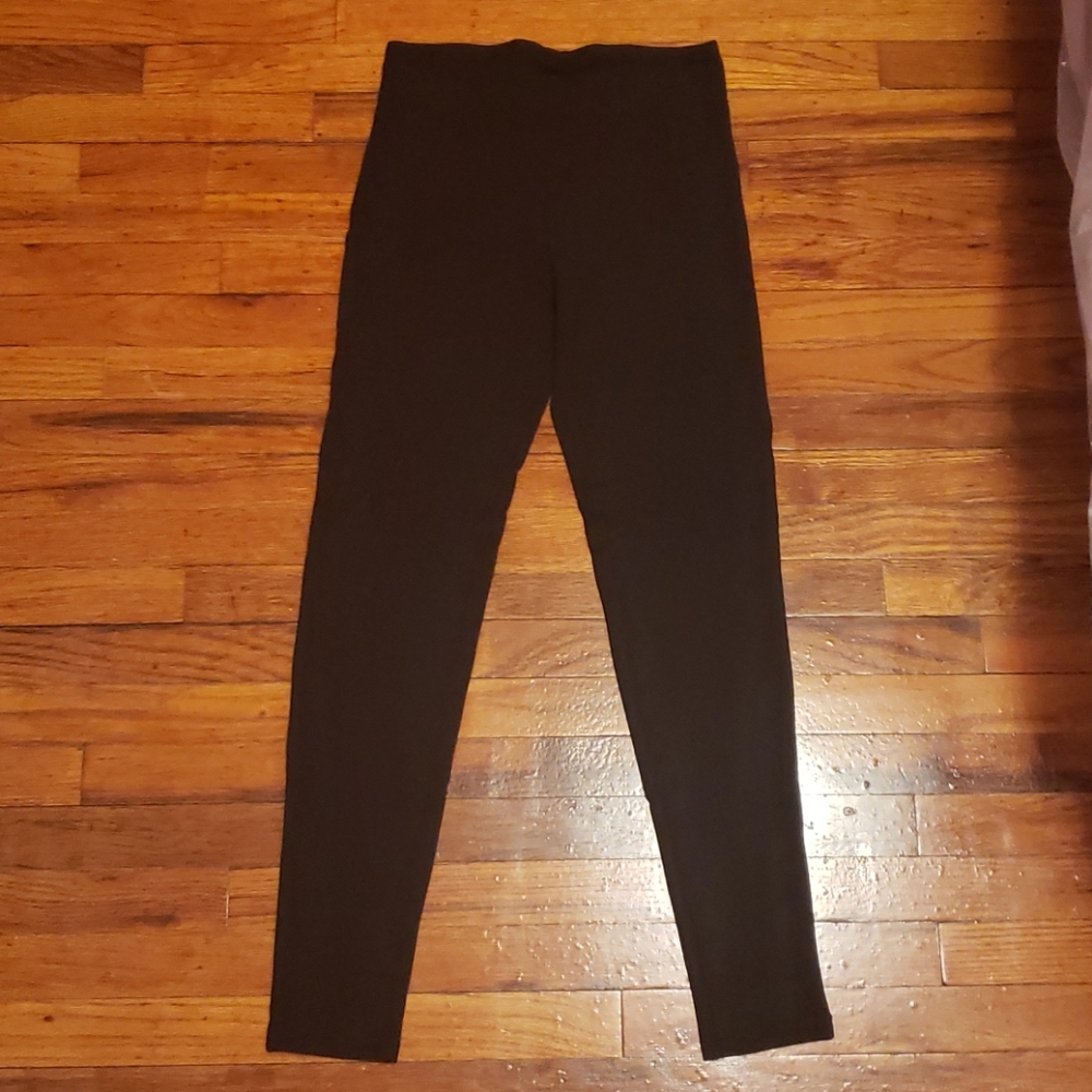 Black leggings